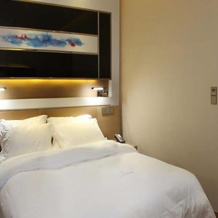 Lavande Hotel Zhuhai Gongbei Port Of Entry Kültér fotó